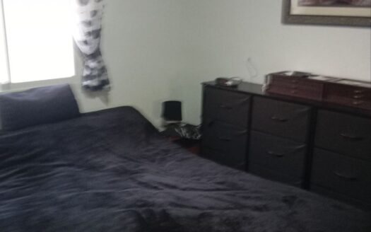 Maison de village familiale à 3 étages